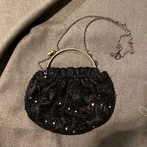 Beaded clutch purse with shoulder chain NWOT